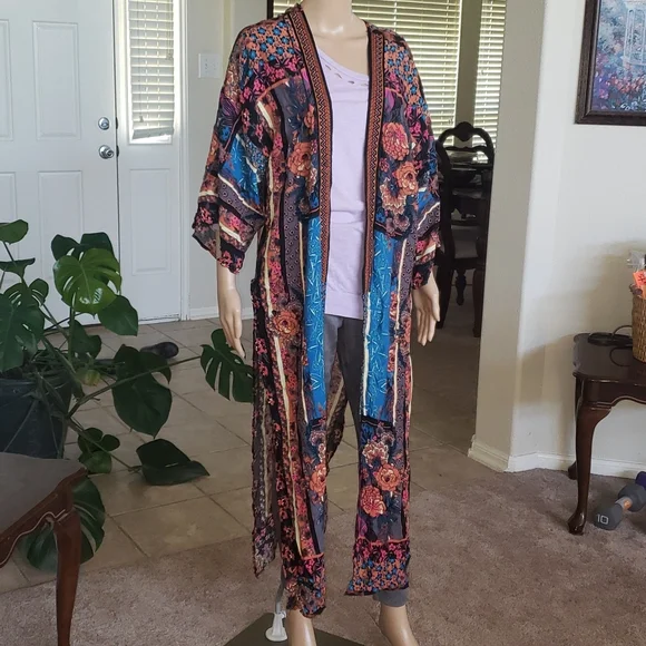 Chelsea & Violet s vivid colors bold garden scene Aztec embroidered trim d… - Picture 6 of 13